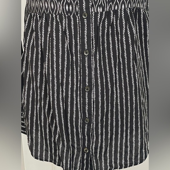 Anthropologie Maeve Calia Black & White Printed Buttondown Tunic Top Size 2 - Picture 7 of 12